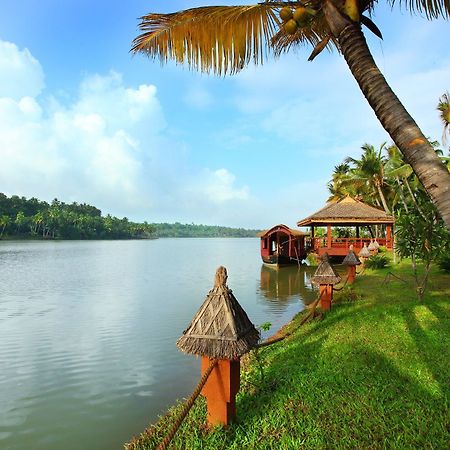Fragrant Nature Backwater Resort & Ayurveda Spa Kollam Servizi foto