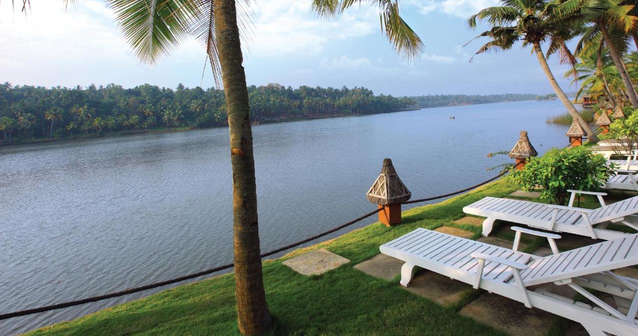 Fragrant Nature Backwater Resort & Ayurveda Spa Kollam Esterno foto