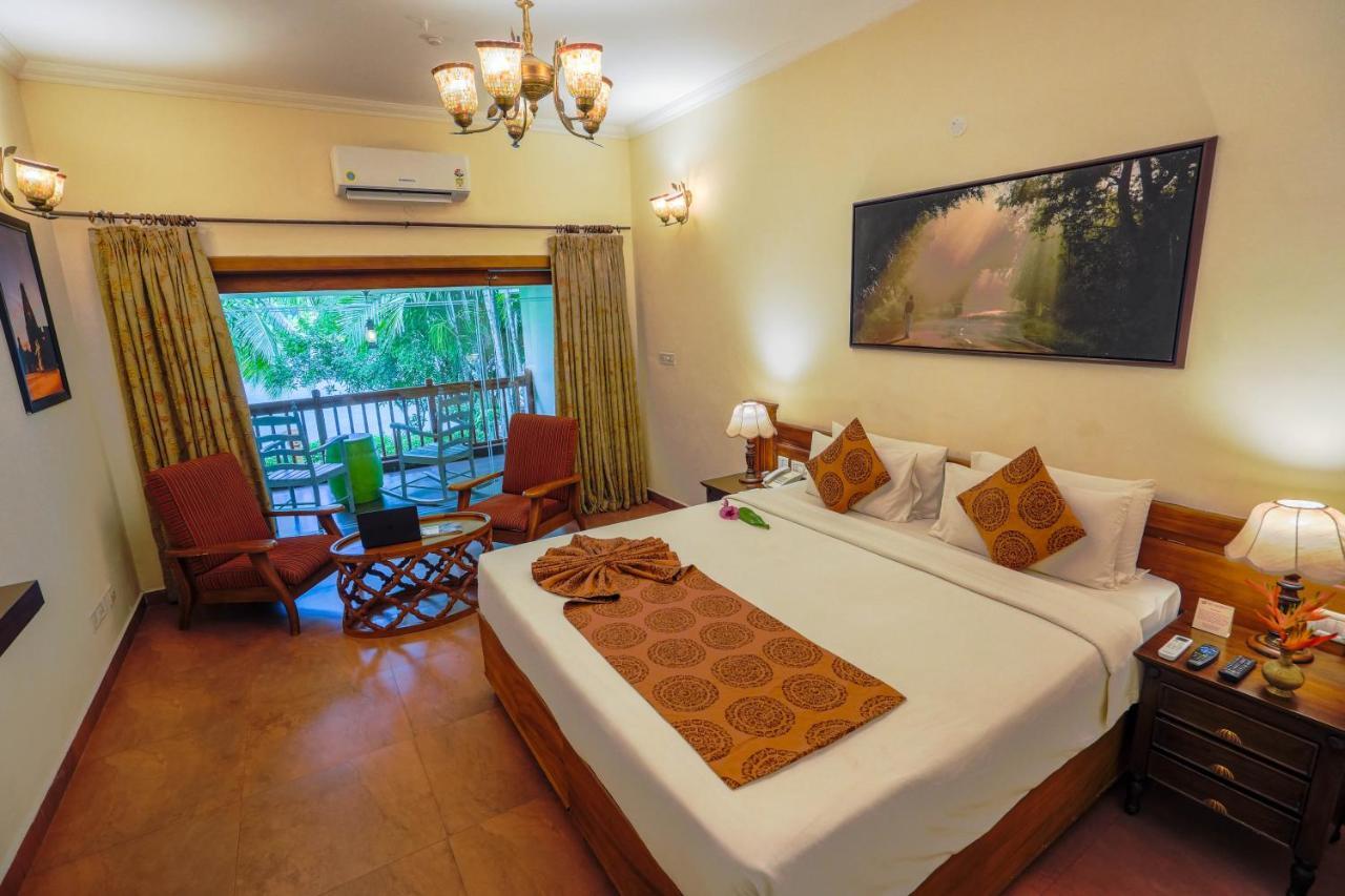 Fragrant Nature Backwater Resort & Ayurveda Spa Kollam Esterno foto