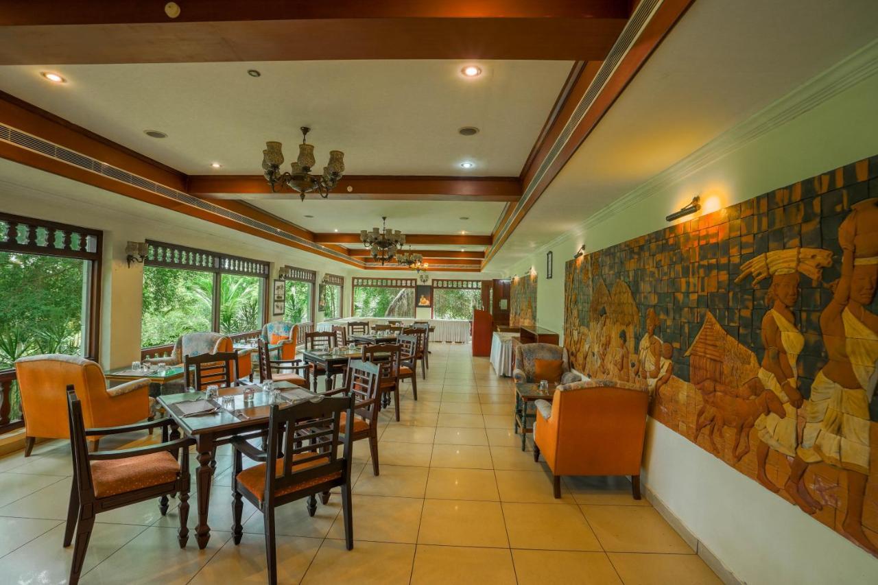 Fragrant Nature Backwater Resort & Ayurveda Spa Kollam Esterno foto