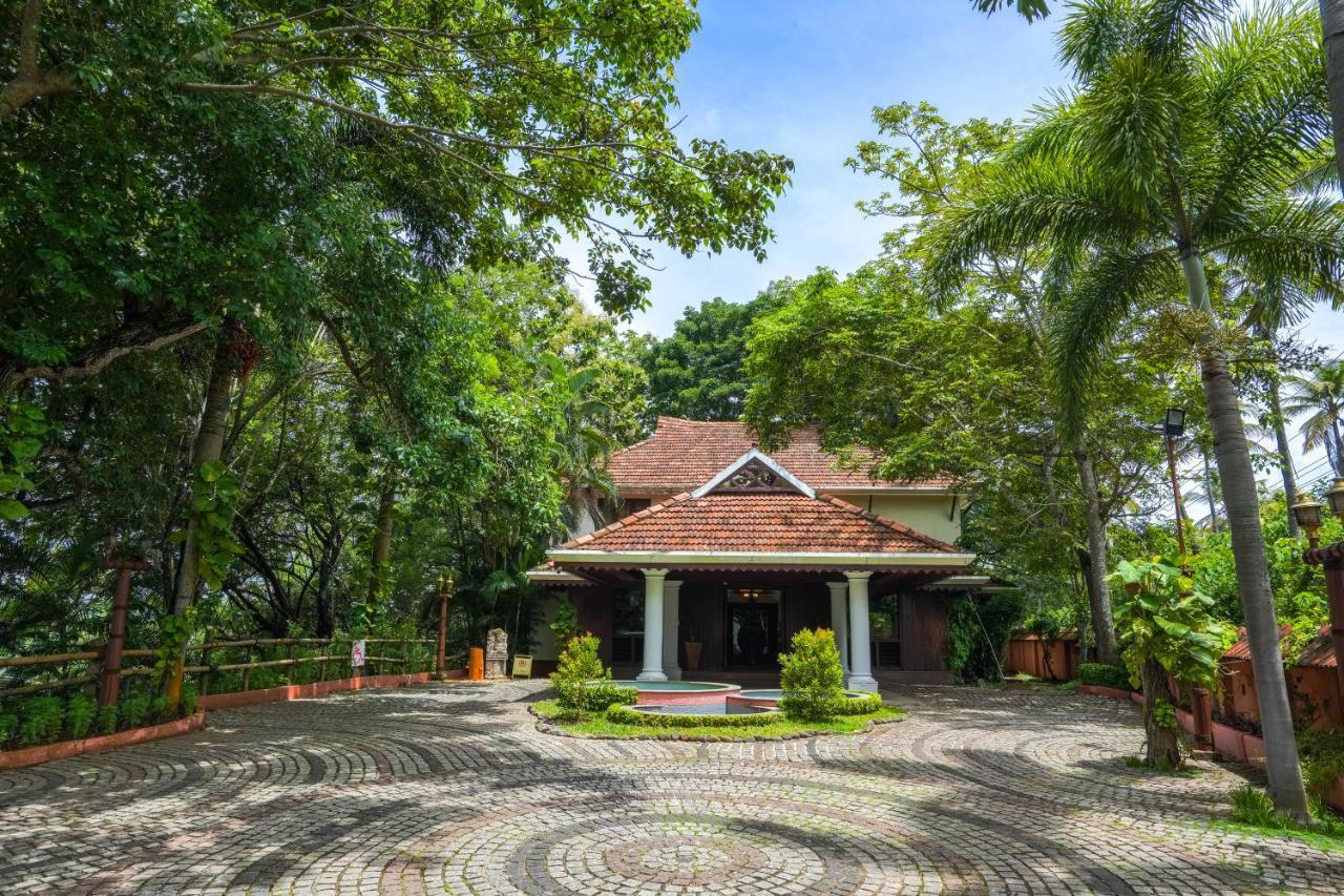 Fragrant Nature Backwater Resort & Ayurveda Spa Kollam Esterno foto
