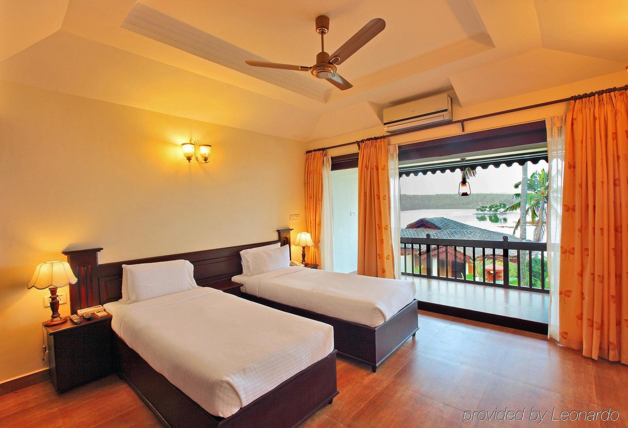 Fragrant Nature Backwater Resort & Ayurveda Spa Kollam Camera foto