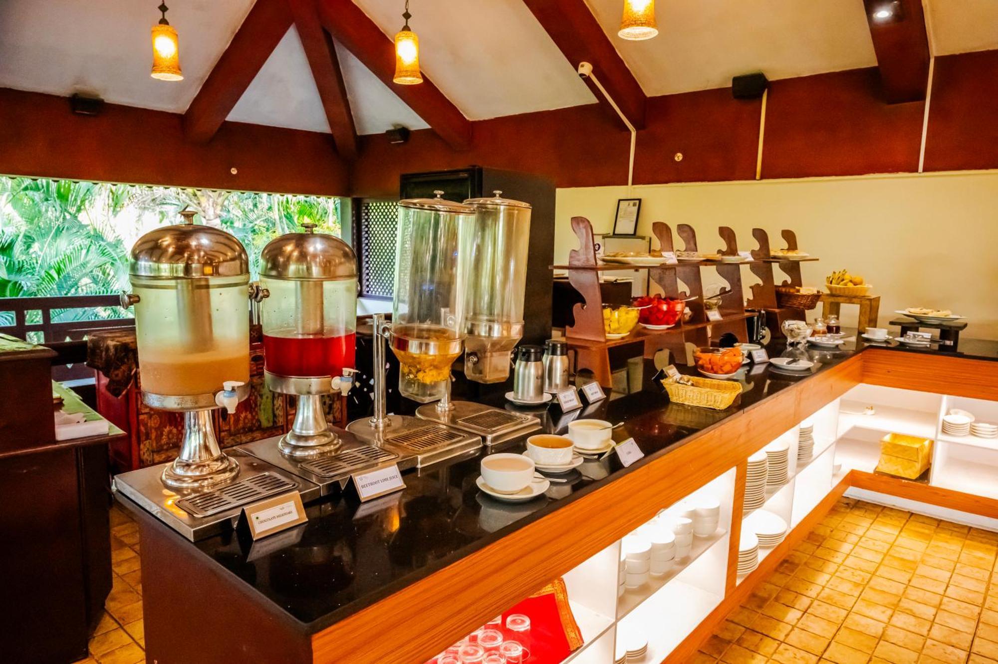 Fragrant Nature Backwater Resort & Ayurveda Spa Kollam Esterno foto