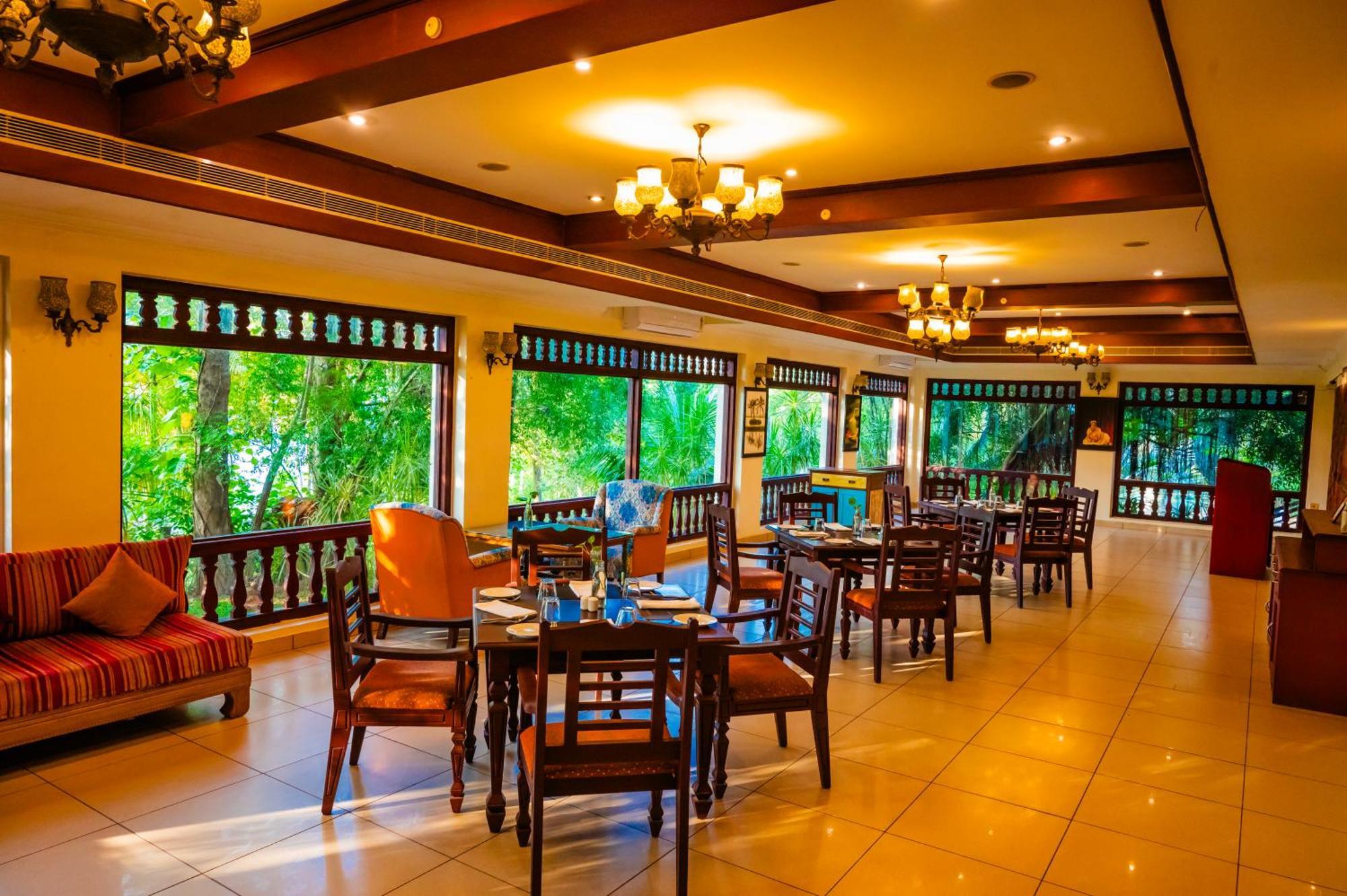 Fragrant Nature Backwater Resort & Ayurveda Spa Kollam Esterno foto