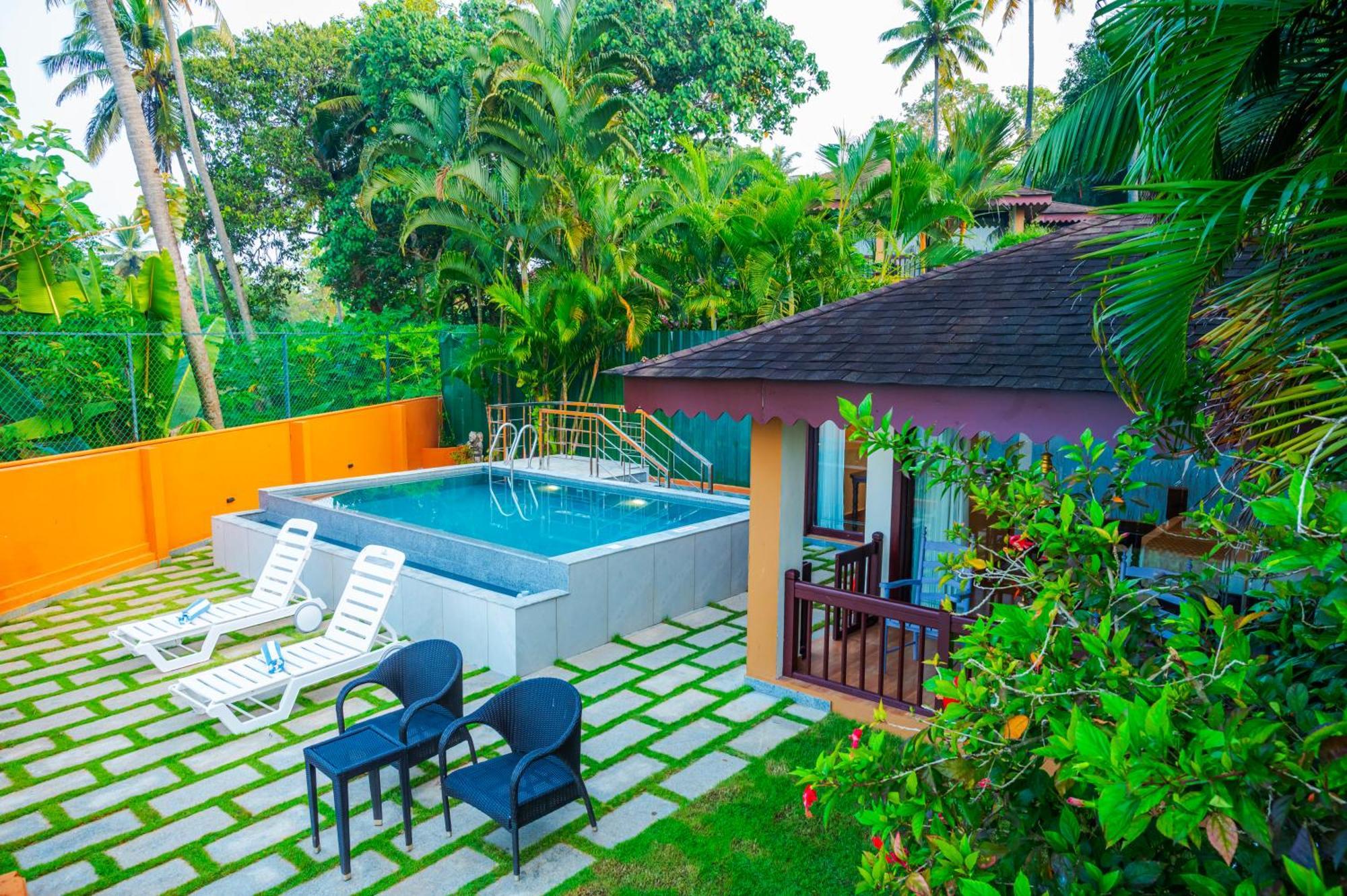 Fragrant Nature Backwater Resort & Ayurveda Spa Kollam Esterno foto