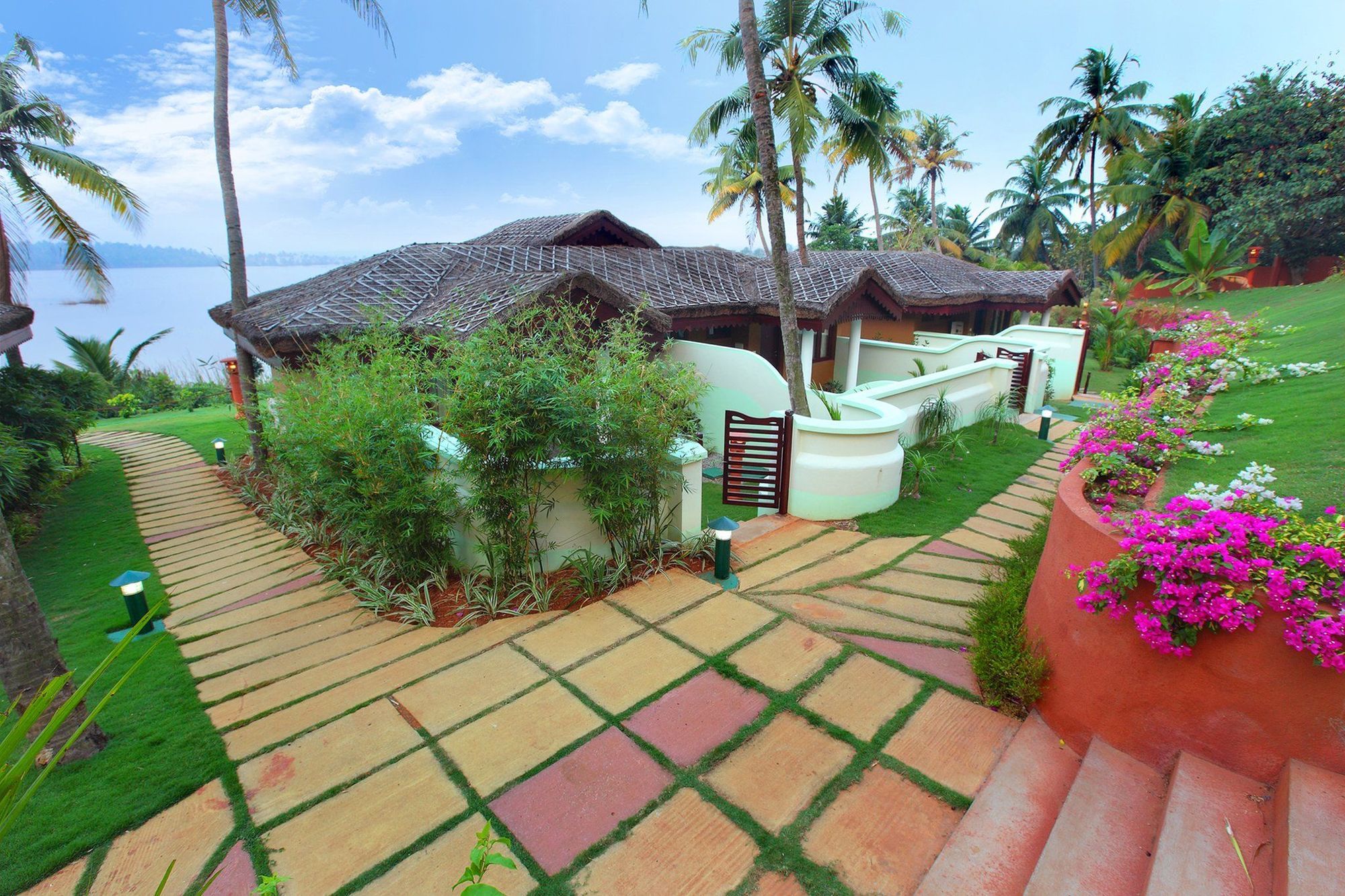 Fragrant Nature Backwater Resort & Ayurveda Spa Kollam Esterno foto