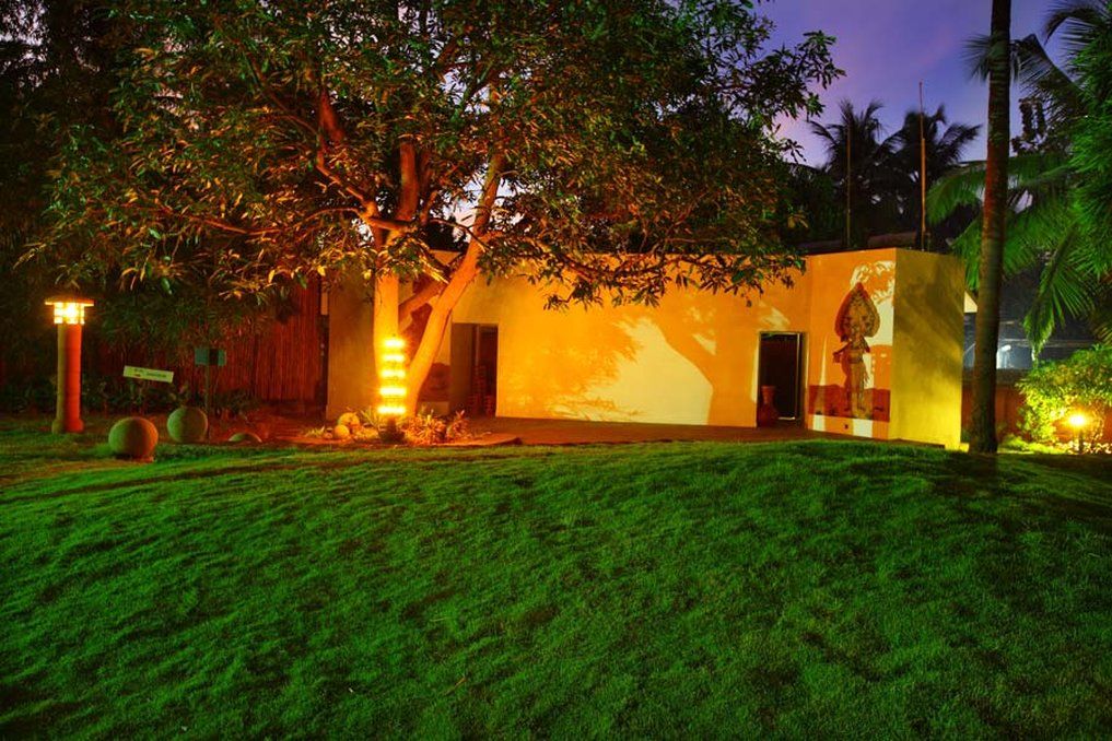 Fragrant Nature Backwater Resort & Ayurveda Spa Kollam Esterno foto